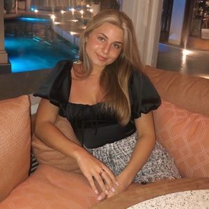 Meet your Posher, Halle